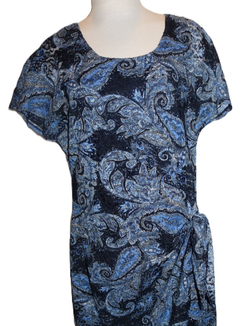 Signature by Robbie Bee dress in size XL blue paisley pattern knee length